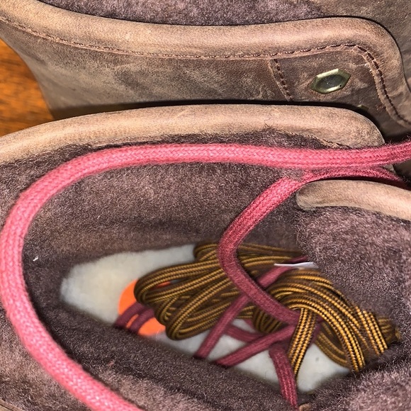 Men’s UGG boots. Lace up fur inside main image 2